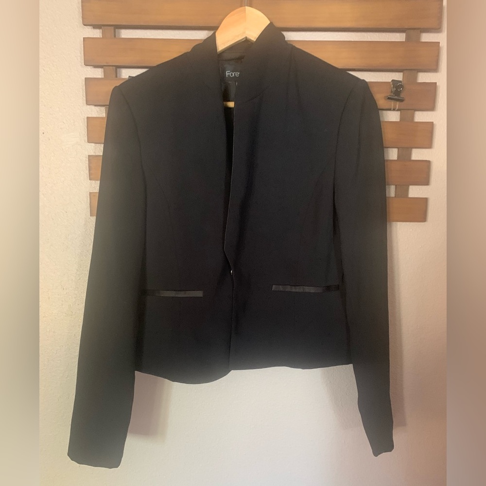 Forever 21 black blazer
